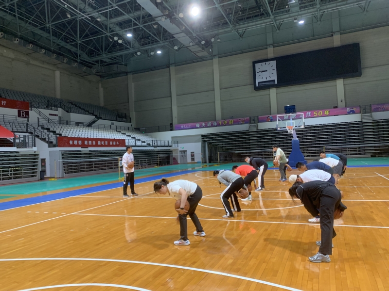 北京时间12月12日凌晨04：00，欧协联联赛阶段将上演一场典型的强弱对话。