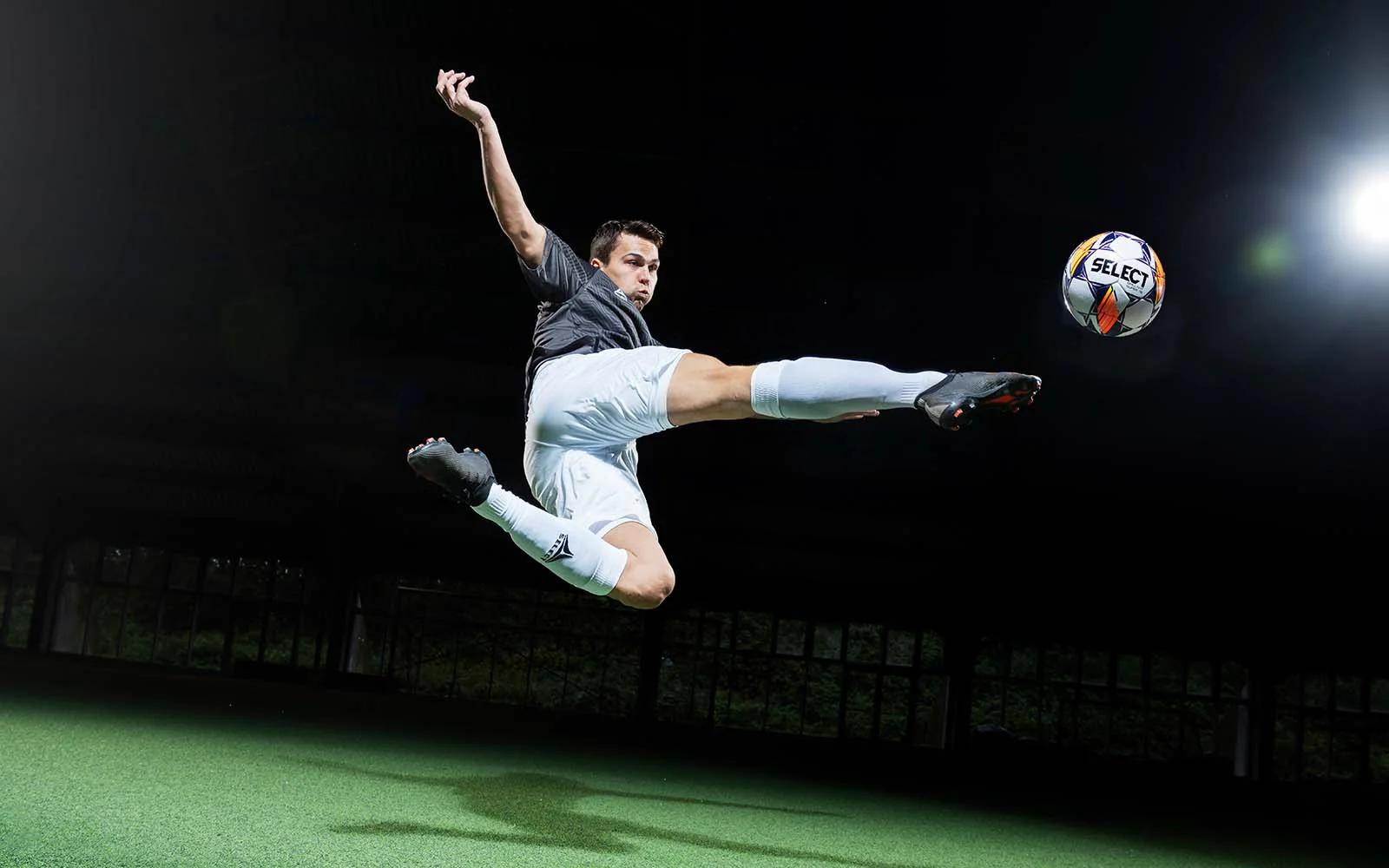 在激烈竞争 在激烈竞争